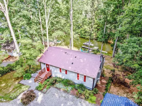 7124 Beargrass Rd, Sherrills Ford, NC 28673