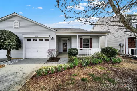 8638 Westhope St, Charlotte, NC 28216