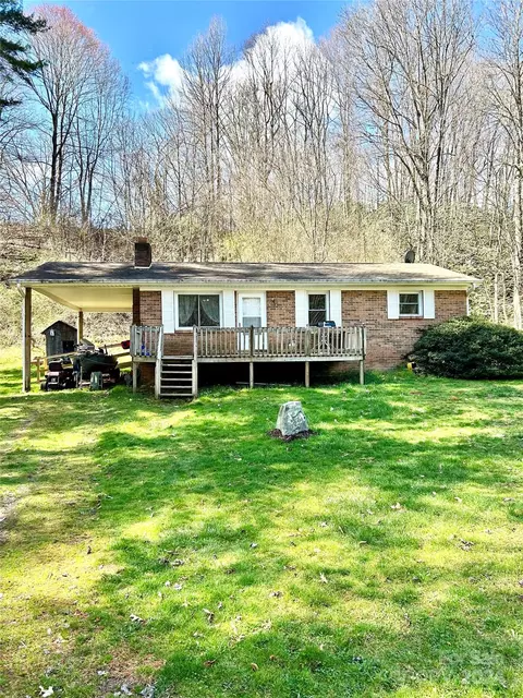 186 Stiles Rd, Waynesville, NC 28786