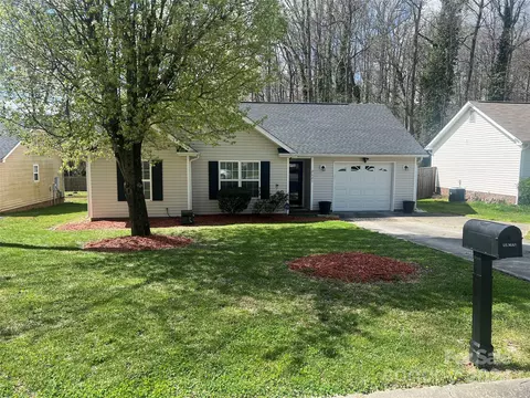 2621 Daffodil Dr, Charlotte, NC 28269