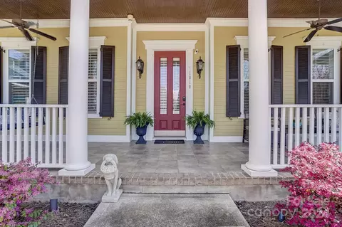 Exterior - 21919 Riddles Ct, Cornelius, NC 28031 photo 2 of 10