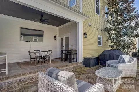 Exterior - 21919 Riddles Ct, Cornelius, NC 28031 photo 7 of 10
