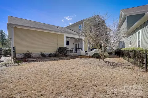 Exterior - 21919 Riddles Ct, Cornelius, NC 28031 photo 9 of 10