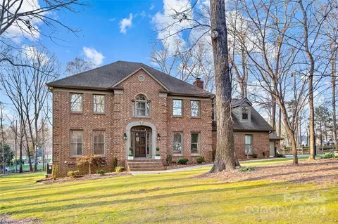 6018 Oakridge Ct, Weddington, NC 28104