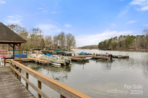 412 Delburg St, Davidson, NC 28036 photo 4
