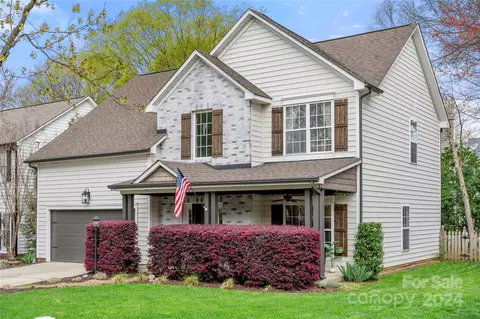 412 Delburg St, Davidson, NC 28036