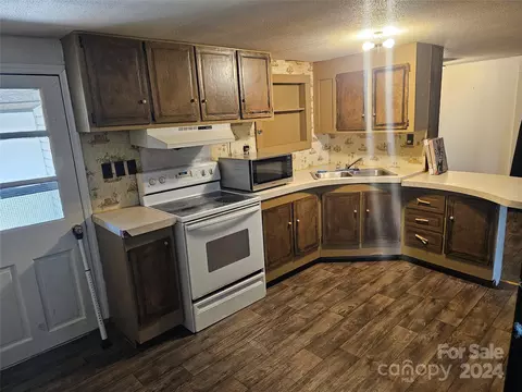 Kitchen - 1260 Camp Rd, Salisbury, NC 28147 photo 2 of 2