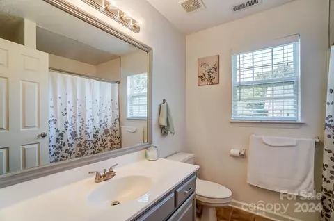 Bath - 2517 River Chase Dr, Monroe, NC 28110 photo 1 of 2
