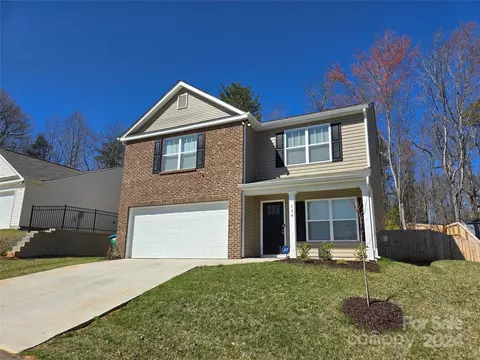 224 Roper St, Candler, NC 28715