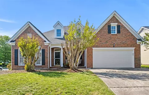8401 Castlebay Dr, Charlotte, NC 28277