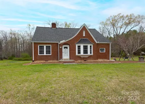146 Pee Dee Rd, Mount Gilead, NC 27306