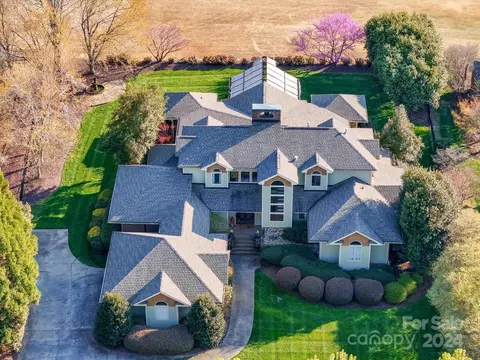 126 Hidden Pastures Dr, Cramerton, NC 28032