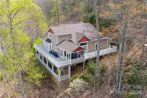 33 Hearthstone Dr, Asheville, NC 28803