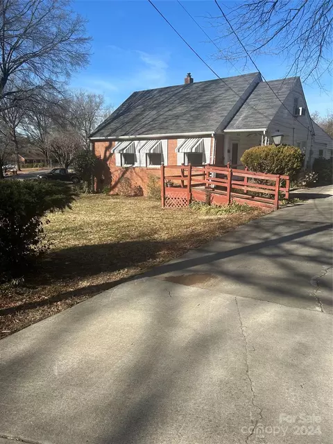 500 W Cama St, Charlotte, NC 28217