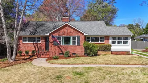 4500 Bradbury Dr, Charlotte, NC 28209