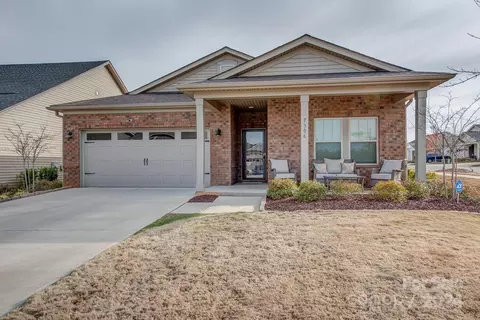 7306 Doak Ct, Gastonia, NC 28056