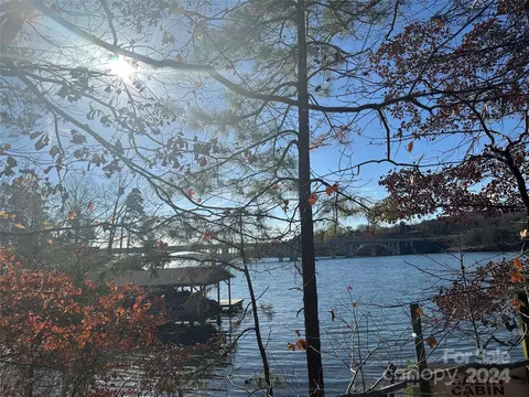 183 Uwharrie Landing Ave, Mount Gilead, NC 27306