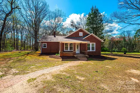 2249 Mount Olive Church Rd, Newton, NC 28658