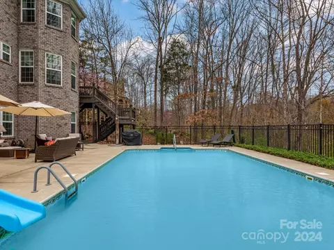 Exterior - 187 Logan Crossing Dr, Davidson, NC 28036 photo 9 of 14