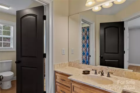 Bath - 187 Logan Crossing Dr, Davidson, NC 28036 photo 3 of 5