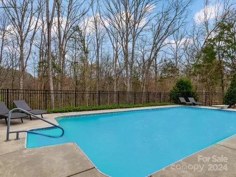 Exterior - 187 Logan Crossing Dr, Davidson, NC 28036 photo 8 of 14