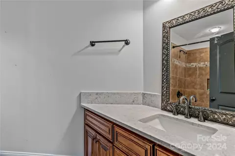 Bath - 187 Logan Crossing Dr, Davidson, NC 28036 photo 4 of 5