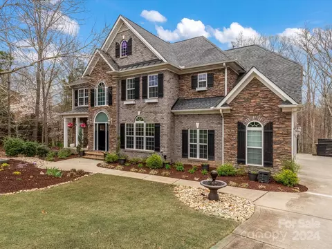 Exterior - 187 Logan Crossing Dr, Davidson, NC 28036 photo 2 of 14