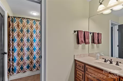 Bath - 187 Logan Crossing Dr, Davidson, NC 28036 photo 5 of 5