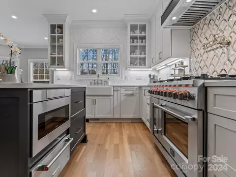 Kitchen - 187 Logan Crossing Dr, Davidson, NC 28036 photo 2 of 6