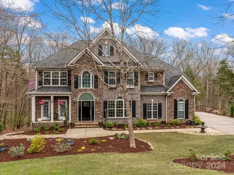 Exterior - 187 Logan Crossing Dr, Davidson, NC 28036 photo 1 of 14