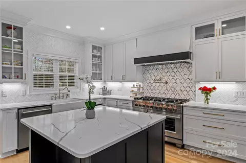 Kitchen - 187 Logan Crossing Dr, Davidson, NC 28036 photo 4 of 6