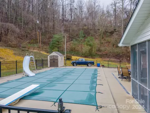 Exterior - 256 Mistletoe Ln, Sylva, NC 28779 photo 12 of 13