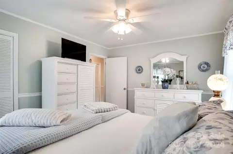 Bedroom - 256 Mistletoe Ln, Sylva, NC 28779 photo 6 of 6