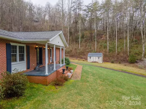 Exterior - 256 Mistletoe Ln, Sylva, NC 28779 photo 8 of 13