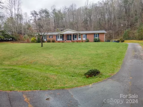 Exterior - 256 Mistletoe Ln, Sylva, NC 28779 photo 6 of 13