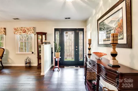 Entry Way - 256 Mistletoe Ln, Sylva, NC 28779 photo 2 of 2