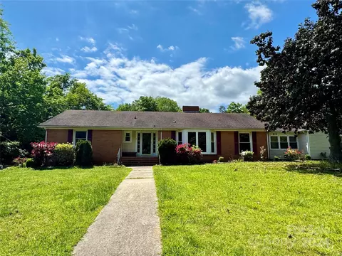 8 Arbor Dr, Lexington, NC 27292