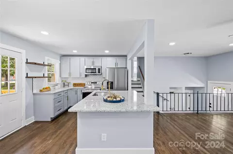 1708 Griers Grove Rd, Charlotte, NC 28216