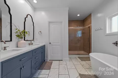 Bath - 165 Riverwalk Dr, Salisbury, NC 28146 photo 2 of 6