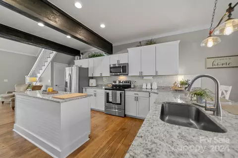 Kitchen - 165 Riverwalk Dr, Salisbury, NC 28146 photo 5 of 6