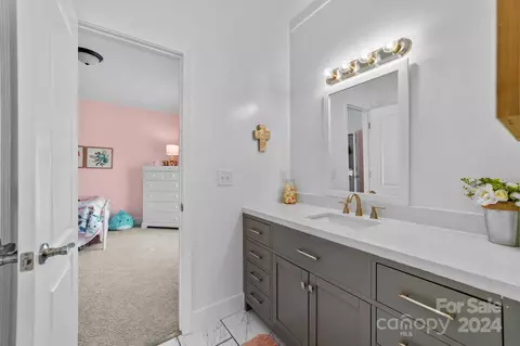 Bath - 165 Riverwalk Dr, Salisbury, NC 28146 photo 5 of 6