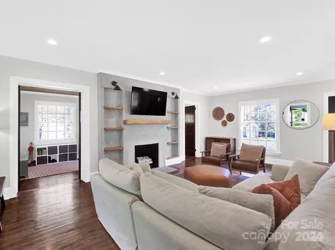 Living - 309 Houston E St E, Monroe, NC 28112 photo 5 of 7