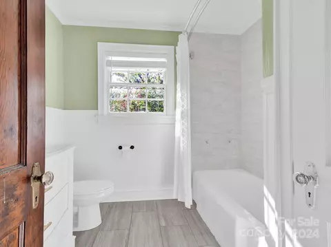 Bath - 309 Houston E St E, Monroe, NC 28112 photo 2 of 4