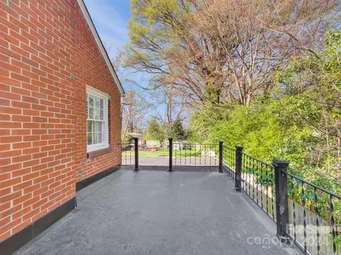 Exterior - 309 Houston E St E, Monroe, NC 28112 photo 4 of 12