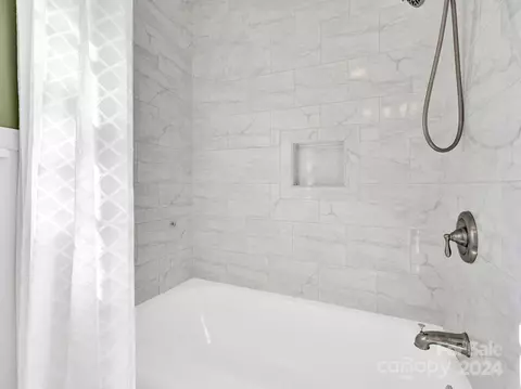 Bath - 309 Houston E St E, Monroe, NC 28112 photo 3 of 4