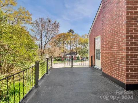 Exterior - 309 Houston E St E, Monroe, NC 28112 photo 5 of 12