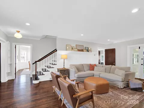 Living - 309 Houston E St E, Monroe, NC 28112 photo 2 of 7