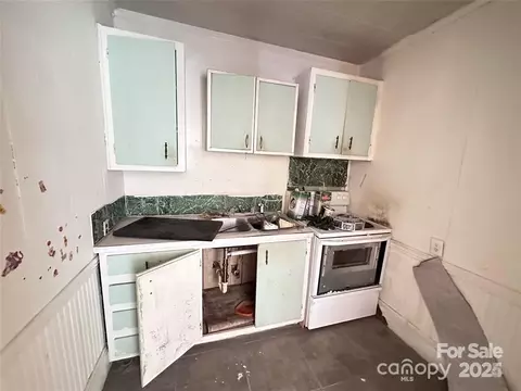 Kitchen - 1059 3rd St, Spencer, NC 28159 photo 3 of 3