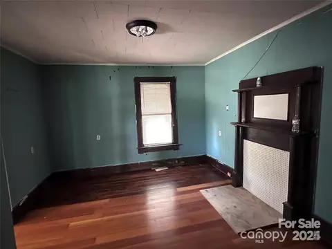 Living - 1059 3rd St, Spencer, NC 28159 photo 3 of 3