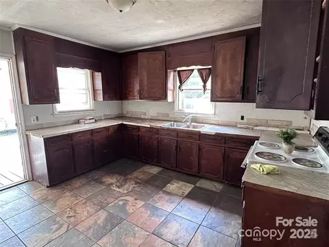 Kitchen - 1059 3rd St, Spencer, NC 28159 photo 1 of 3
